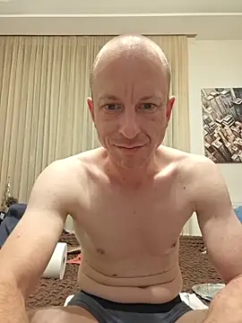 Pokazy przed kamerką – CroatianStylePussyLover