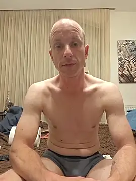CroatianStylePussyLover Webcam show