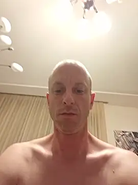 CroatianStylePussyLover Show Webcam