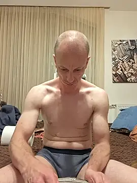 CroatianStylePussyLover 网络视讯表演