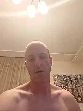 CroatianStylePussyLover Adlı Modelin Web Kamerası Şovu