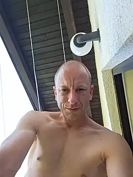Show modela CroatianStylePussyLover na web-kameri
