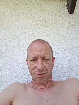 הופעת וובקאם של CroatianStylePussyLover