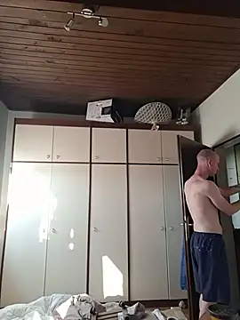 CroatianStylePussyLover: вебкам-шоу