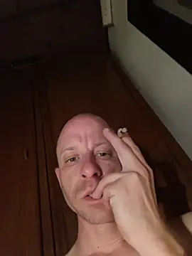 CroatianStylePussyLover Show in webcam