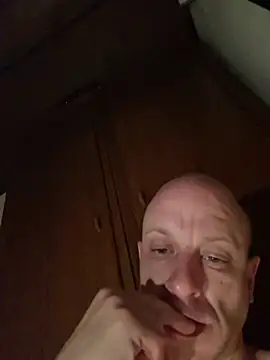 CroatianStylePussyLover Show in webcam