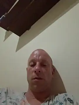 SvenPfeifer1987 Show in webcam