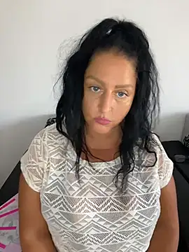 Gya__Lovely Chat XXX in diretta
