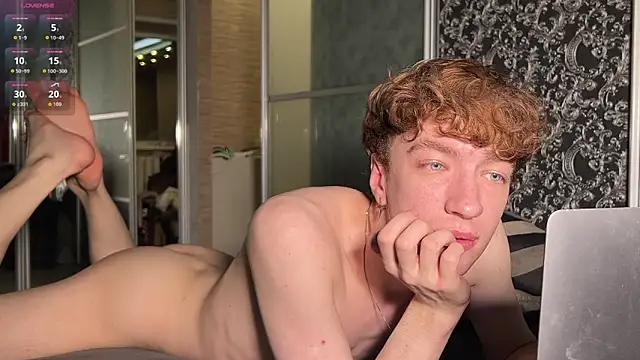 vogueslay's Webcam Show