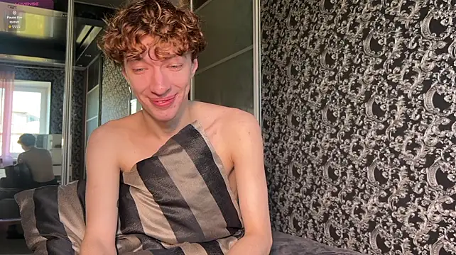 vogueslay webcam show