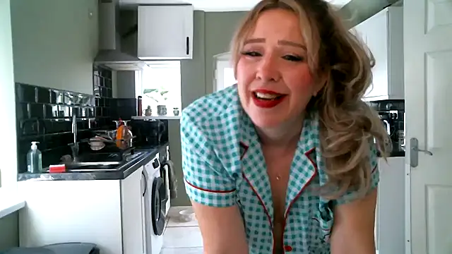MissHoneyPenny's Live XXX Chat