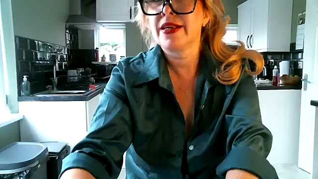 XXX chat uživo modela MissHoneyPenny