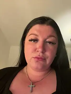 Pokój czatu na żywo – Curvybrunette1998