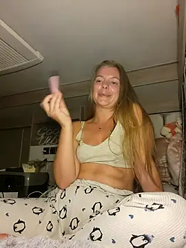 VanLifeVixen Show Webcam