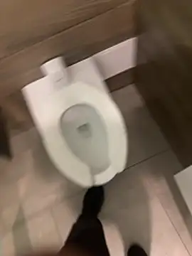 Pokazy przed kamerką – Leon__Hart_