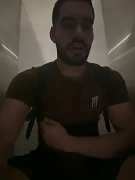הופעת וובקאם של Leon__Hart_