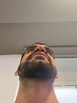 Leon__Hart_n Webbikameraesitys