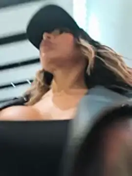 I_amAly Show in webcam