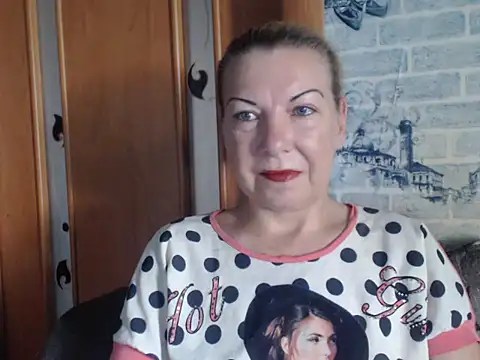 Chat +18 de Lillia_Ray ao vivo
