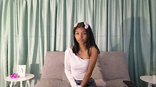 YuliethPetite Adlı Modelin Web Kamerası Şovu