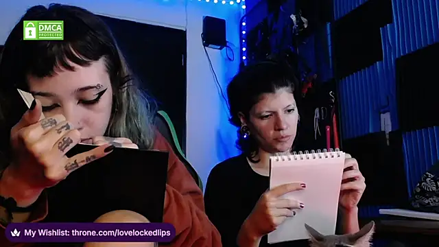 Show de lovelockedlips na webcam