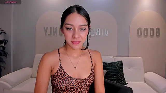 AmaliaCrus Chat XXX in diretta