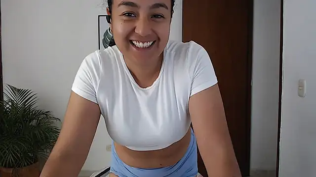 AnaOnline live XXX chat