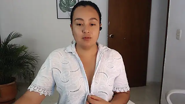 AnaOnline's Live XXX Chat