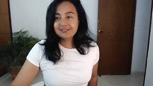 AnaOnline Adlı Modelin Canlı XXX Sohbeti