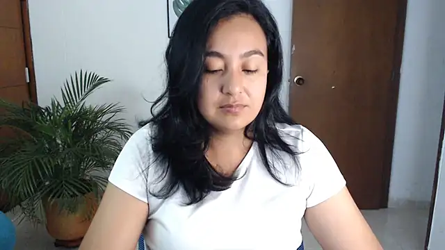 AnaOnline Adlı Modelin Canlı XXX Sohbeti