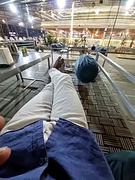 John96999 在線直播表演