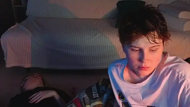 Show Webcam de two_gerls_here