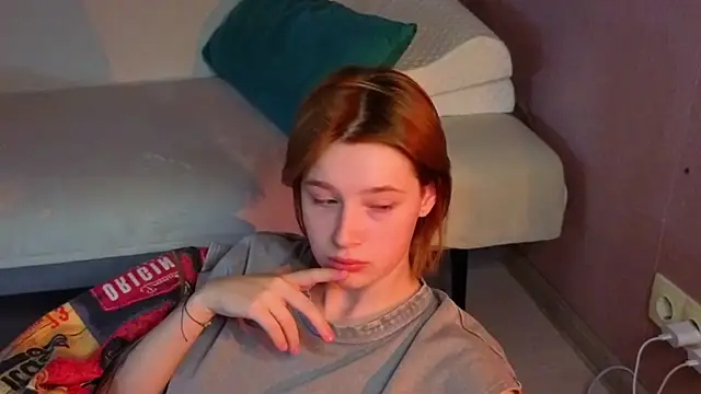 TaraEva webcam show