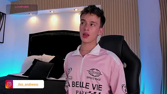 LiamWildx20 Show Webcam