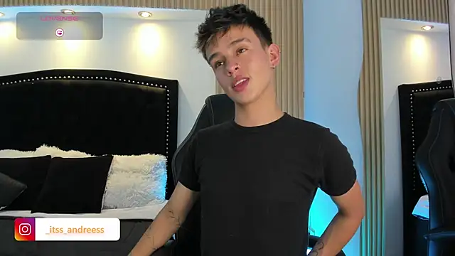 LiamWildx20 Adlı Modelin Canlı XXX Sohbeti