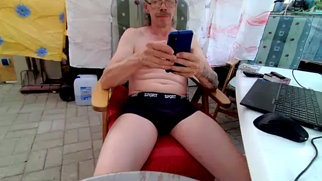 Garfield0401 Show in webcam