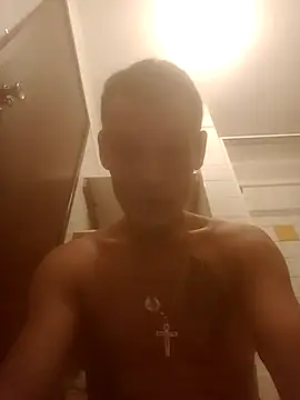 TornLove16 Webcam-Show