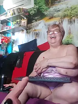 QueenPammy1 লাইভ XXX চ্যাট
