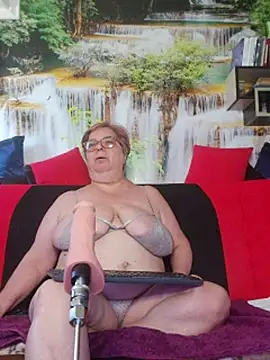 QueenPammy1 Chat XXX in diretta