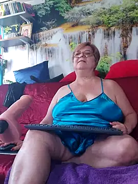 QueenPammy1 Adlı Modelin Canlı XXX Sohbeti