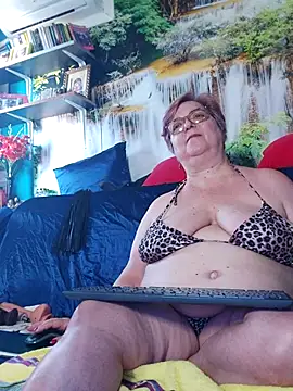 XXX chat uživo modela QueenPammy1