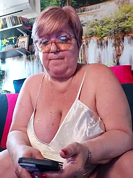 QueenPammy1's Live XXX Chat