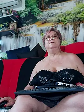 Chat XXX en directo de QueenPammy1