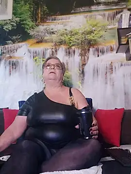 QueenPammy1: απευθείας συνομιλία ΧΧΧ