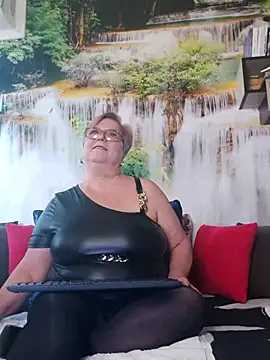 Czat XXX na żywo – QueenPammy1