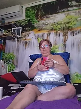 XXX chat uživo modela QueenPammy1