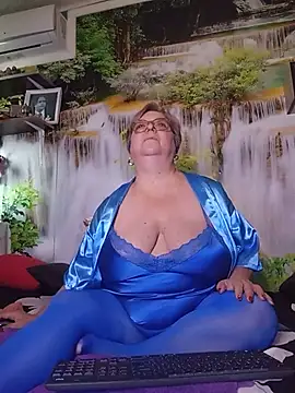 Pokazy przed kamerką – QueenPammy1