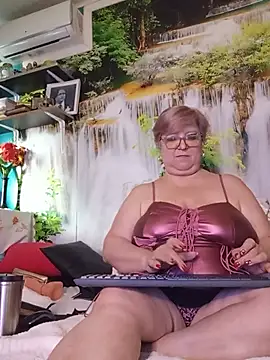 QueenPammy1 Adlı Modelin Canlı XXX Sohbeti