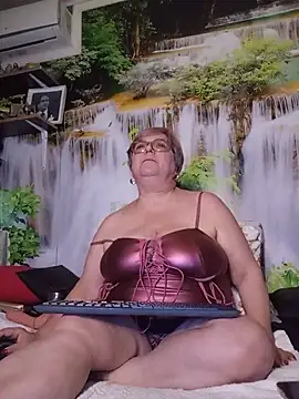 QueenPammy1's Live XXX Chat