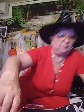 QueenPammy1: διαδικτυακό σόου στην κάμερα